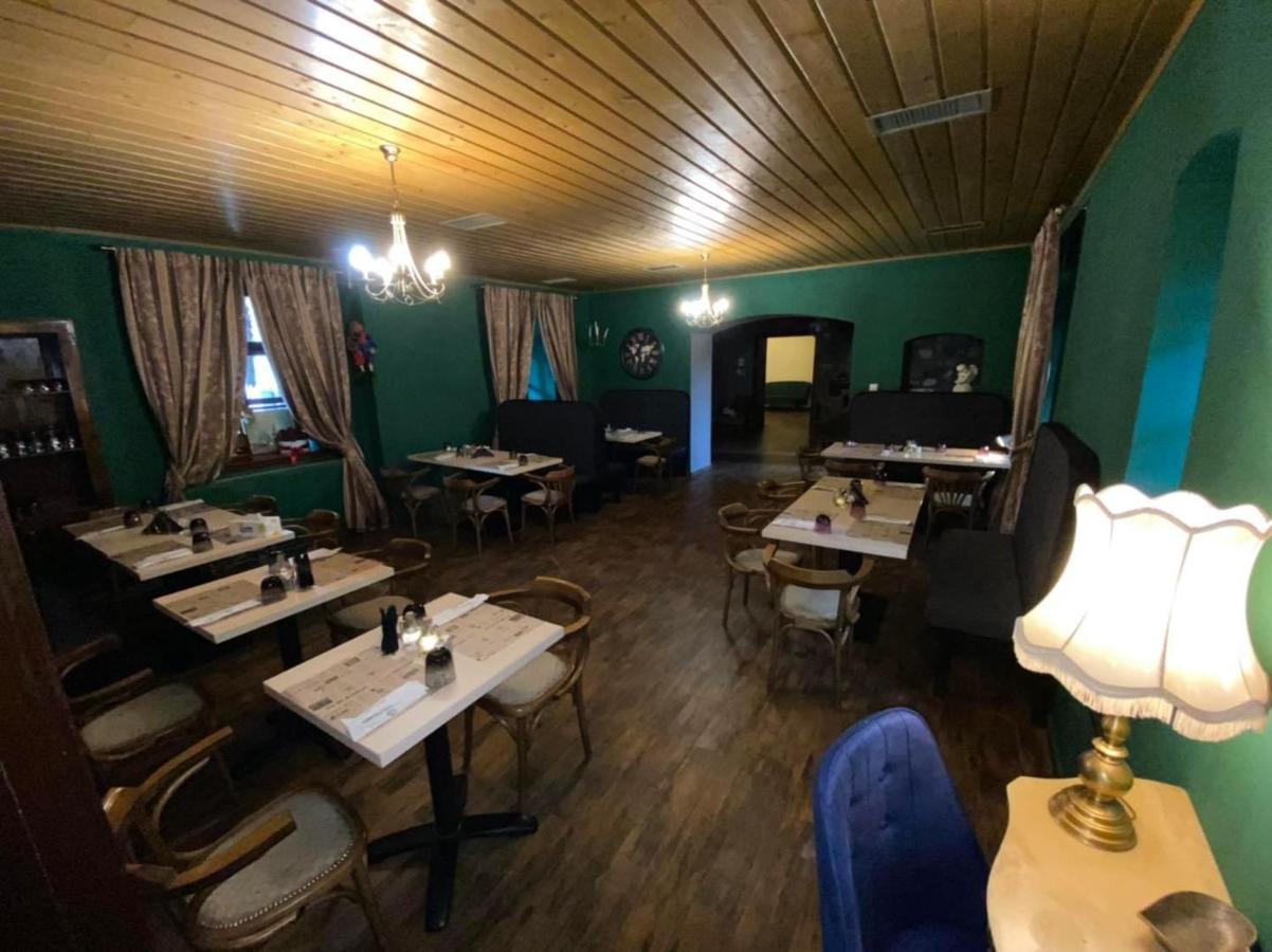 Hotel La Mosie Haţeg Exteriér fotografie